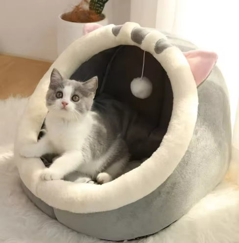 Kwispelwinkel | Halfgesloten Kattenbed met Oortjes en Afneembaar Kussen